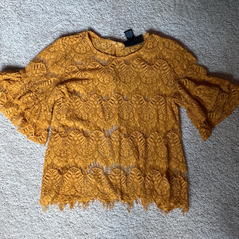 Mustard lace top open back Sz M
